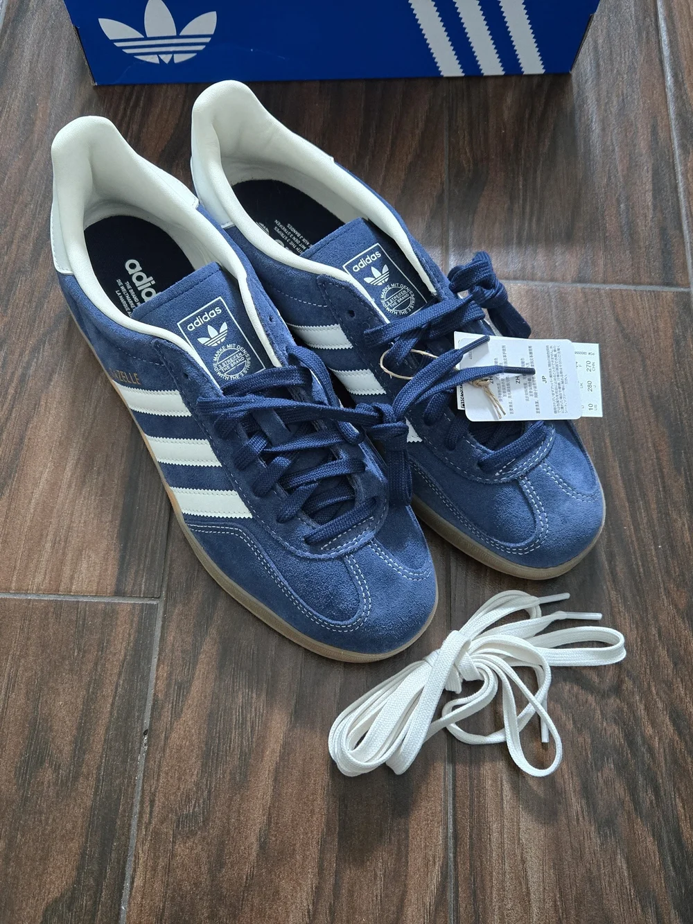 NWT Size 10 Adidas Gazelle Men's Blue And White Suede Sneakers
